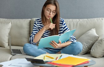 NEUROCIÊNCIA DA APRENDIZAGEM: ATENÇÃO, FOCO E MEMÓRIA NOS ESTUDOS. COMO O CÉREBRO APRENDE: DICAS DA NEUROCIÊNCIA PARA ESTUDAR MELHOR