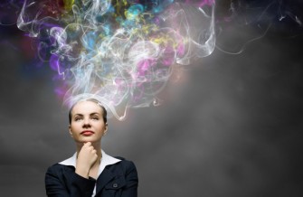 LIMPAR PENSAMENTOS NEGATIVOS NÃO É MISTICISMO. É NEUROCIÊNCIA E PSICANÁLISE EM AÇÃO.