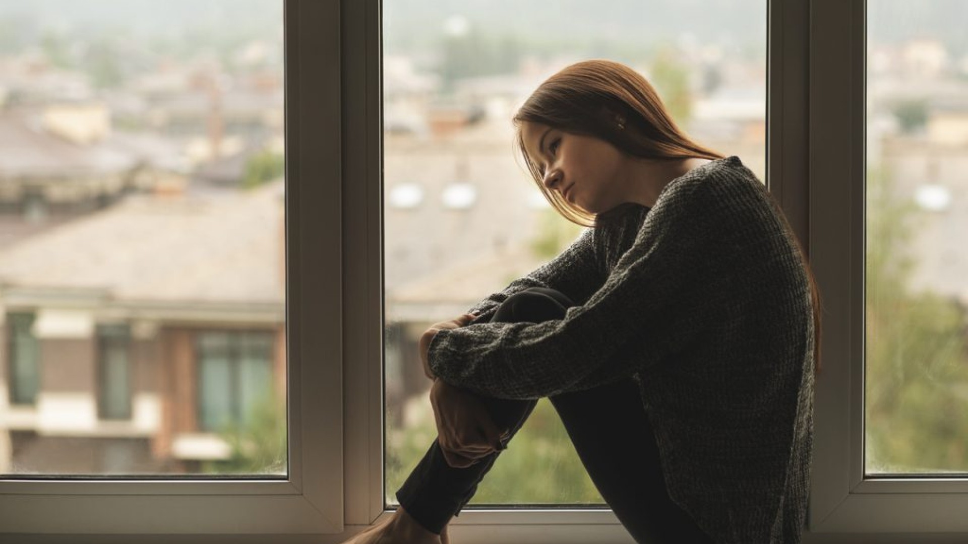 QUANDO O ISOLAMENTO SE PROLONGA: RUMINAÇÃO MENTAL, EXAUSTÃO PSÍQUICA E O PAPEL DO MOVIMENTO NA REGULAÇÃO DO CÉREBRO
